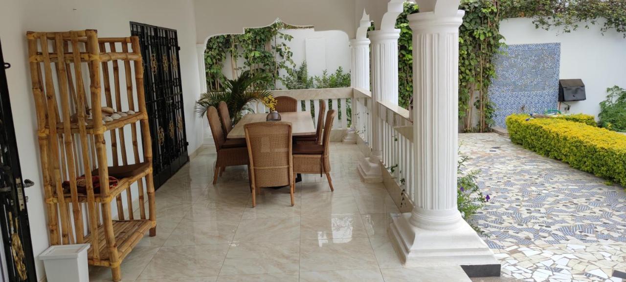 Dulaa Deema Residence Brufut Heights Tranquil Bagian luar foto
