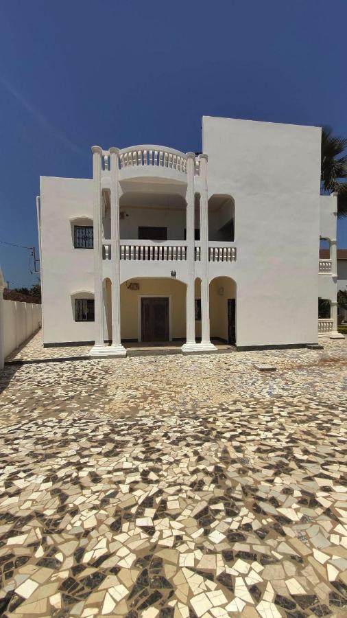 Dulaa Deema Residence Brufut Heights Tranquil Bagian luar foto
