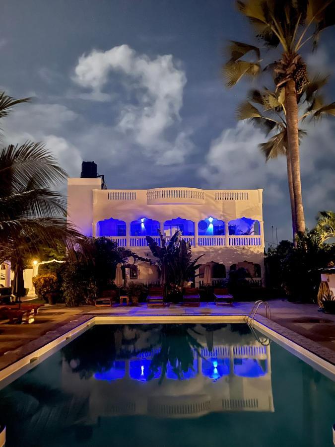 Dulaa Deema Residence Brufut Heights Tranquil Bagian luar foto