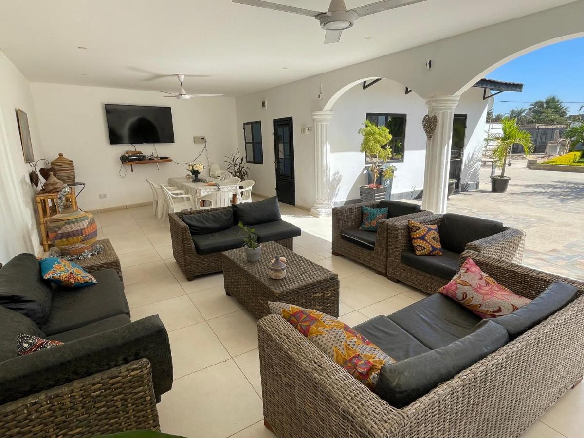 Dulaa Deema Residence Brufut Heights Tranquil Bagian luar foto