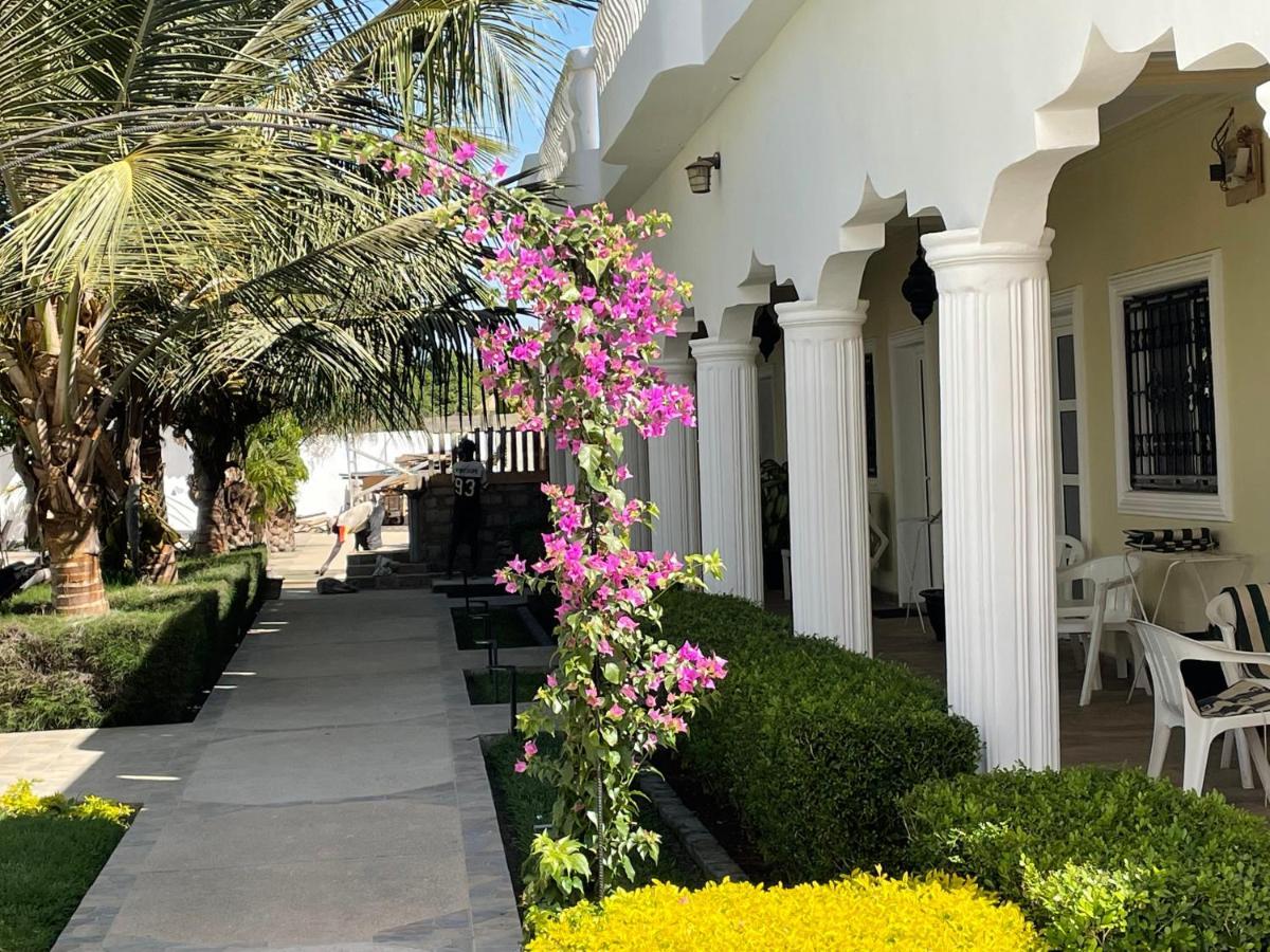 Dulaa Deema Residence Brufut Heights Tranquil Bagian luar foto