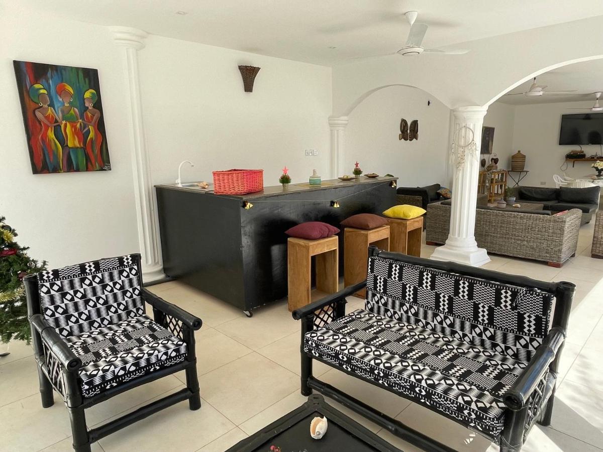 Dulaa Deema Residence Brufut Heights Tranquil Bagian luar foto