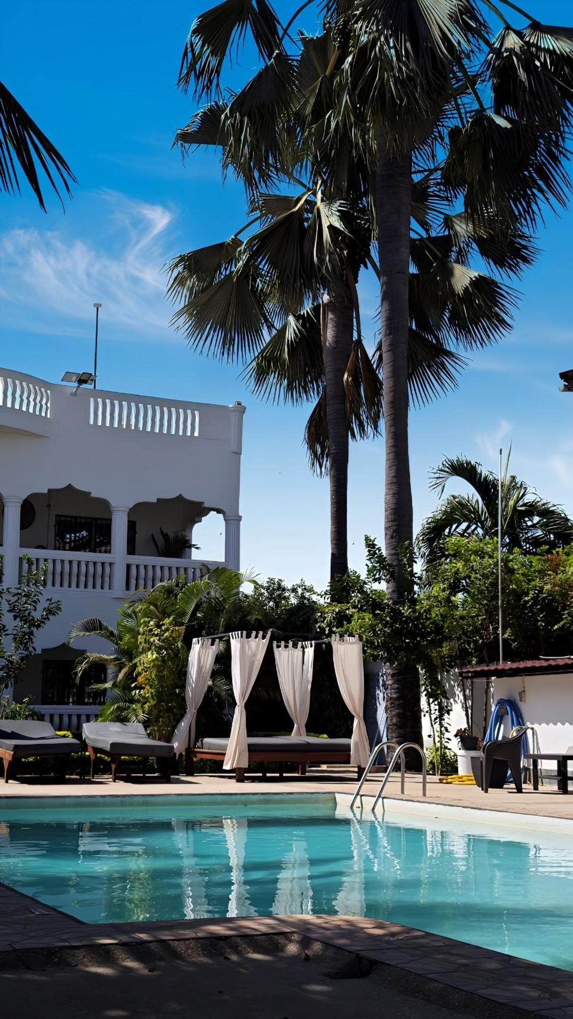 Dulaa Deema Residence Brufut Heights Tranquil Bagian luar foto