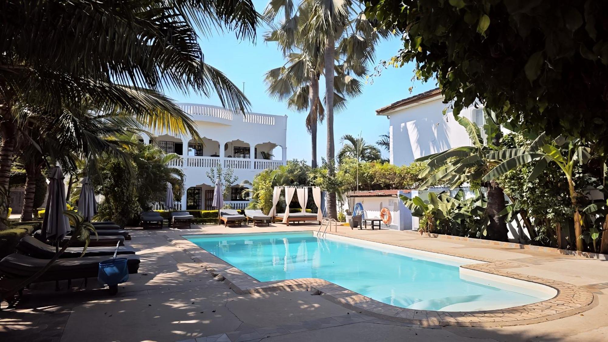 Dulaa Deema Residence Brufut Heights Tranquil Bagian luar foto